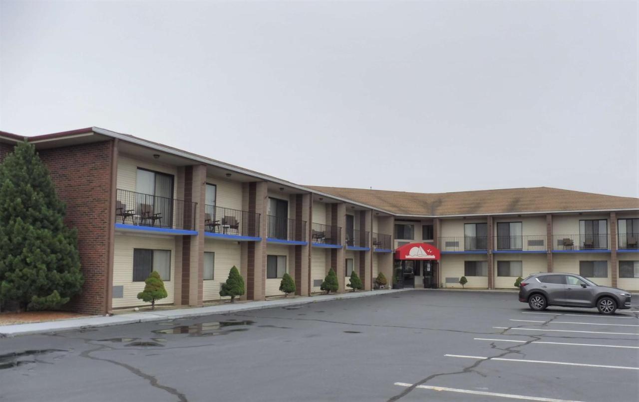 Red Roof Inn & Suites Newport - Middletown, Ri المظهر الخارجي الصورة