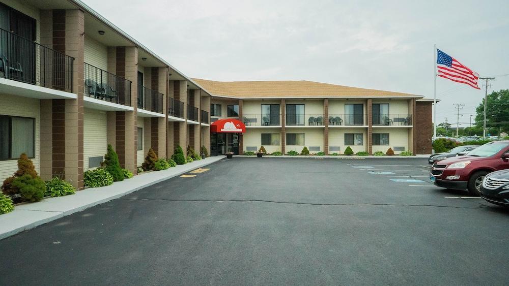 Red Roof Inn & Suites Newport - Middletown, Ri المظهر الخارجي الصورة