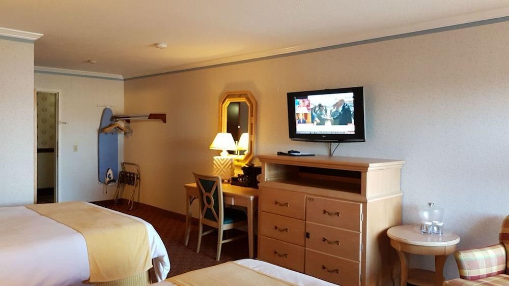 Red Roof Inn & Suites Newport - Middletown, Ri المظهر الخارجي الصورة