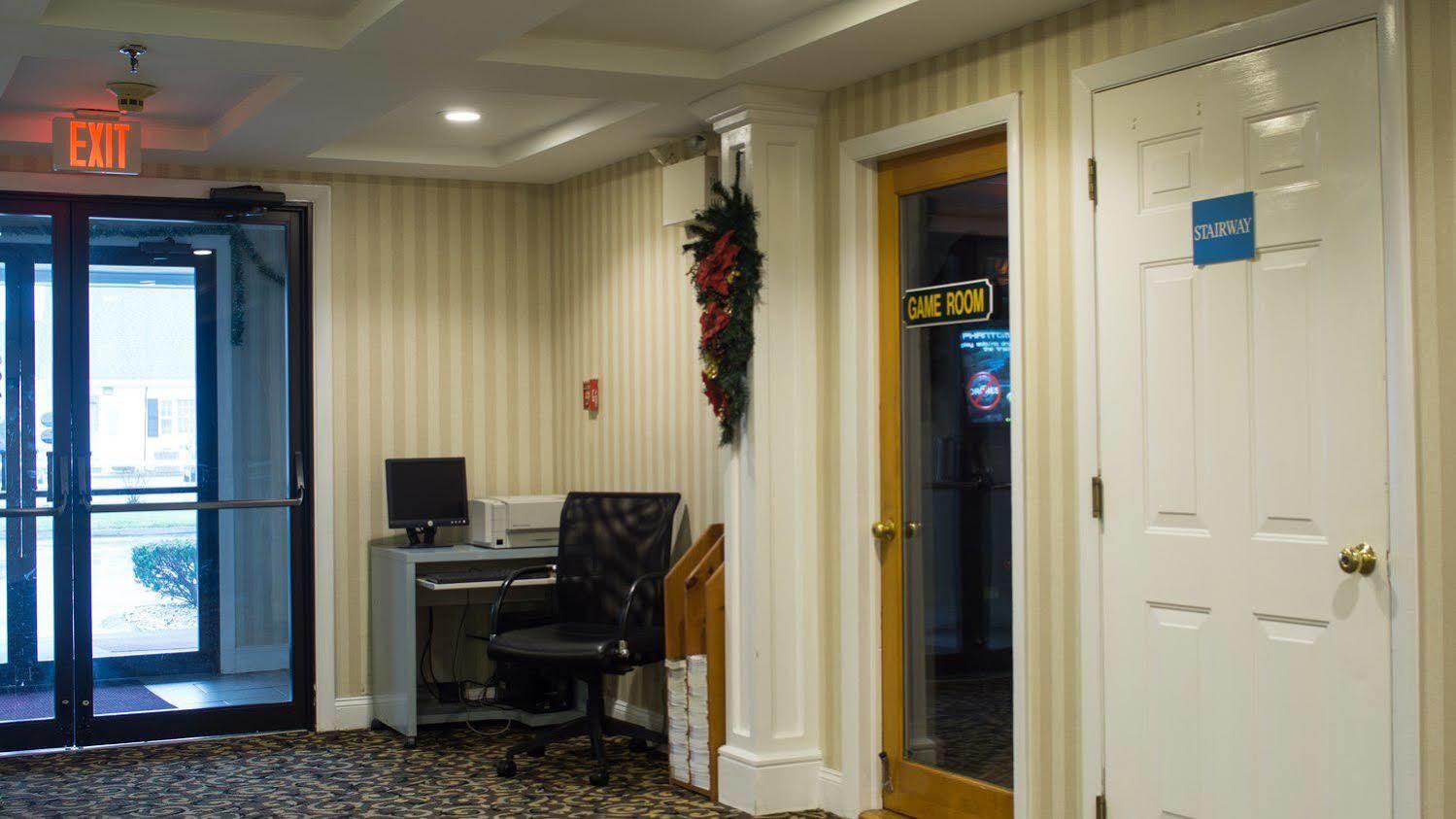Red Roof Inn & Suites Newport - Middletown, Ri المظهر الخارجي الصورة